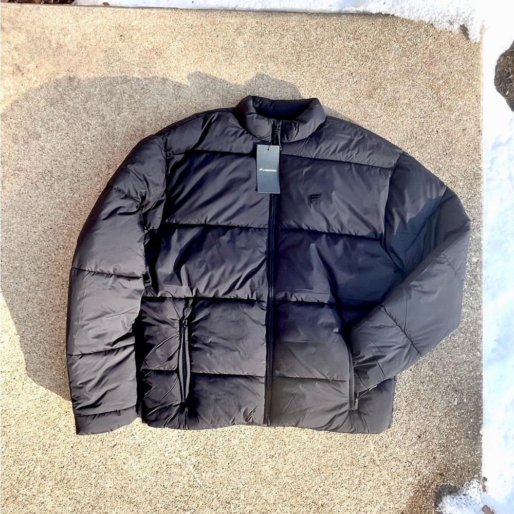 Black Puffer Jacket Men’s Coat BNWT Fabletics “The Essential Puffer” Sz Medium